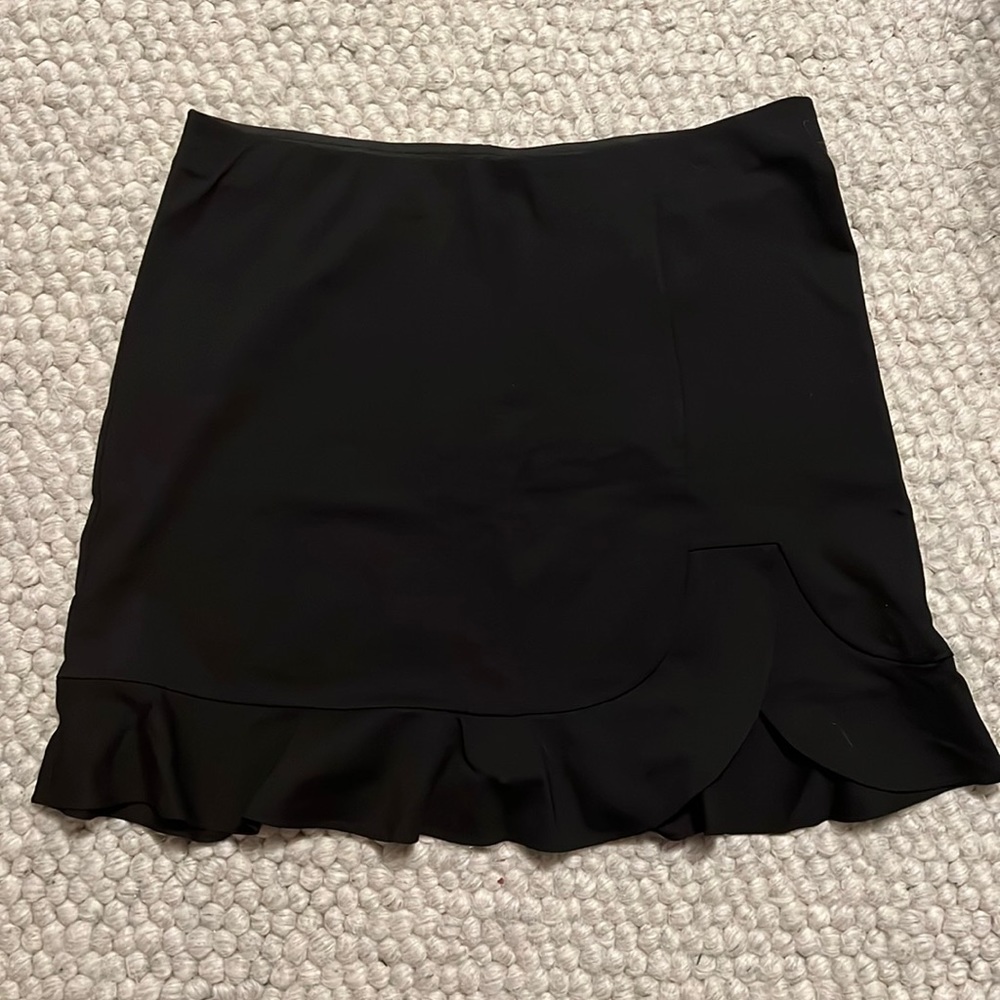 LOFT black elastic waist mini flip skirt